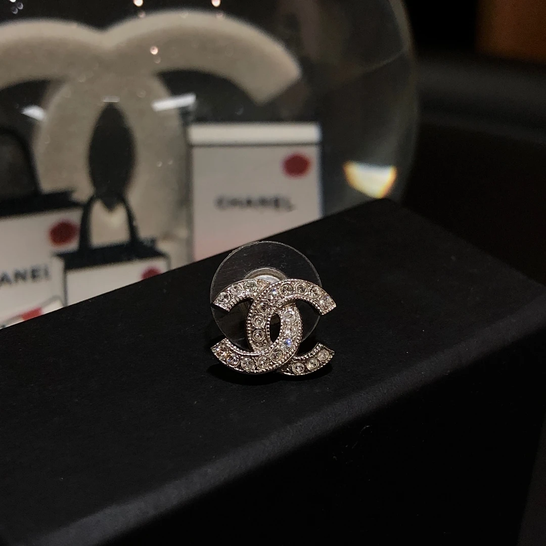 95新 Chanel/香奈儿 满钻耳钉/安洁利/成色以直播间为准/GSH1078