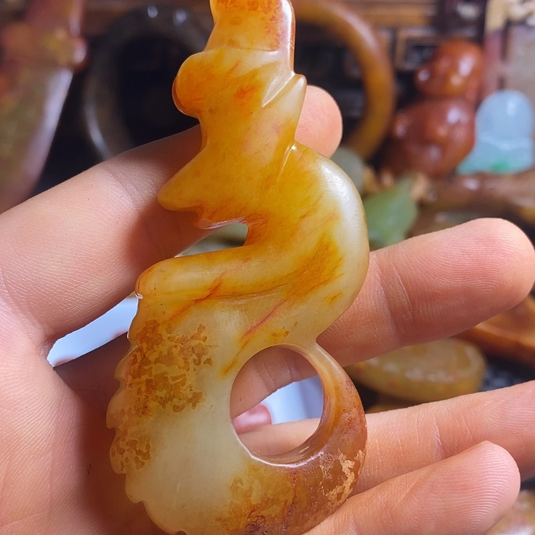未镶嵌岫岩老玉（透闪石质玉）挂件
