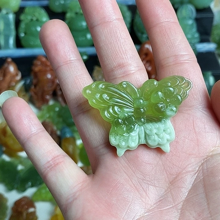 未镶嵌蛇纹石玉颈饰