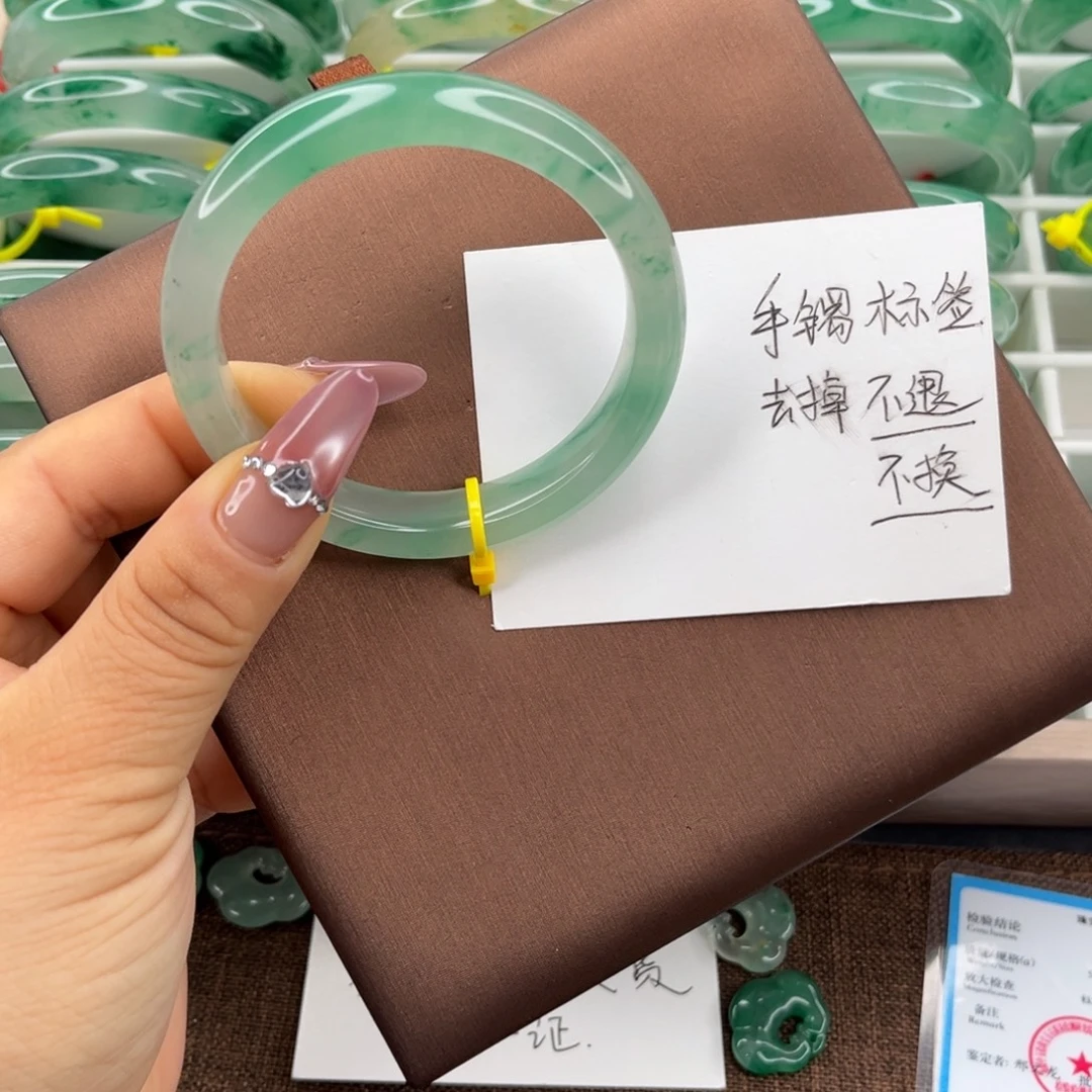 石英质玉未镶嵌手镯非洲翠