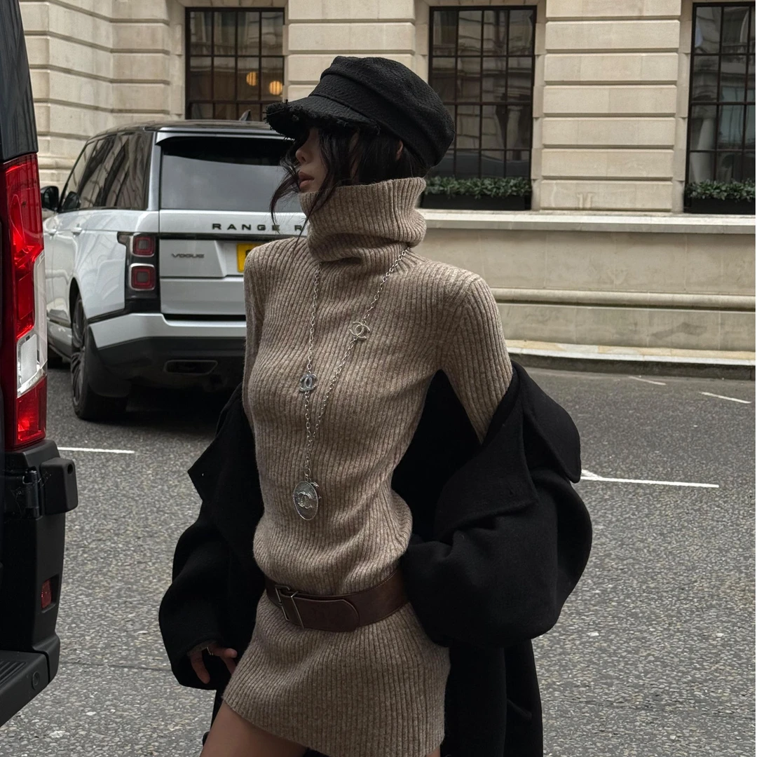 卡其色高领针织毛衣连衣裙女秋冬新款高级感气质收腰显瘦包臀短裙