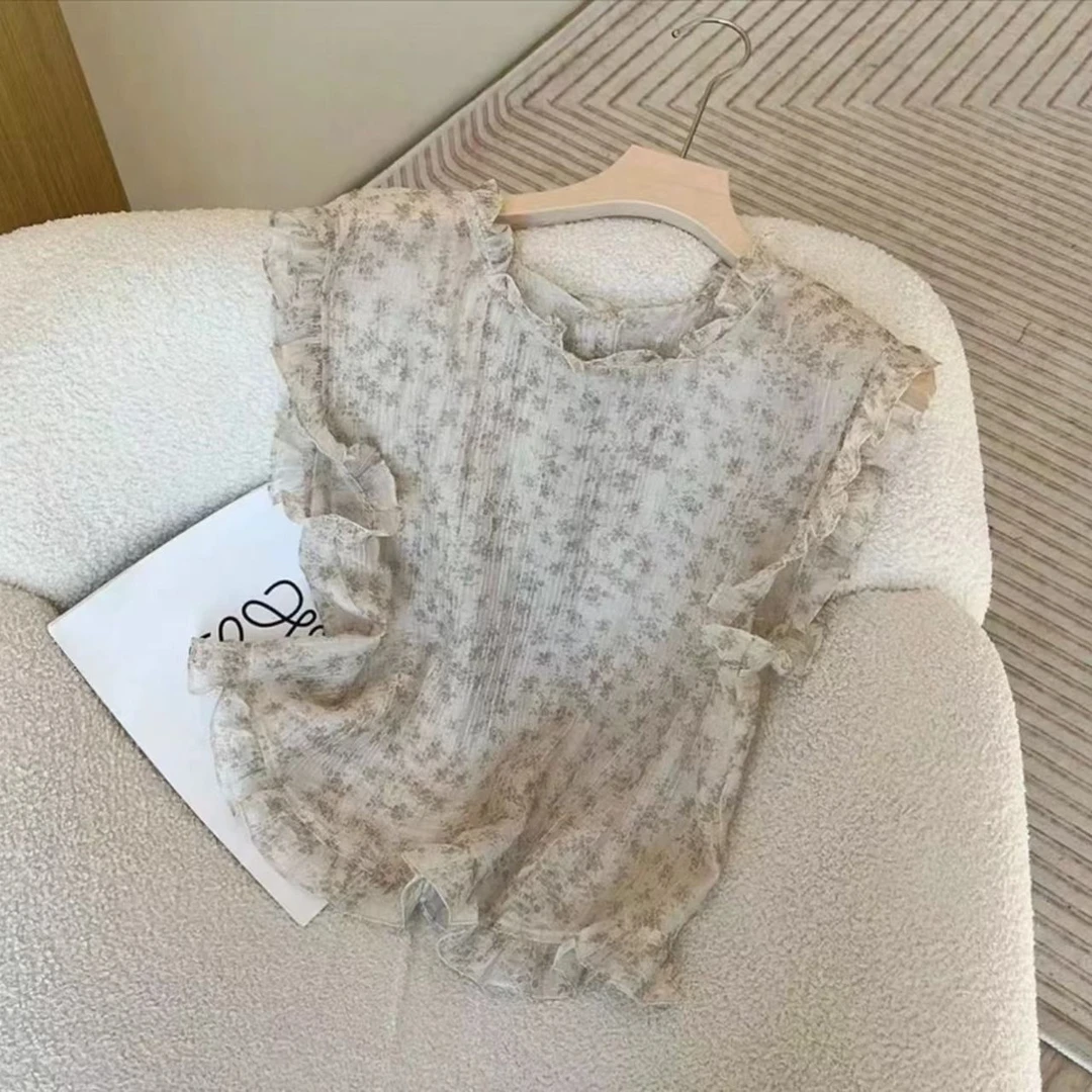 法式复古时尚飞飞袖碎花衬衫女夏洋气漂亮小衫荷叶边减龄上衣设计