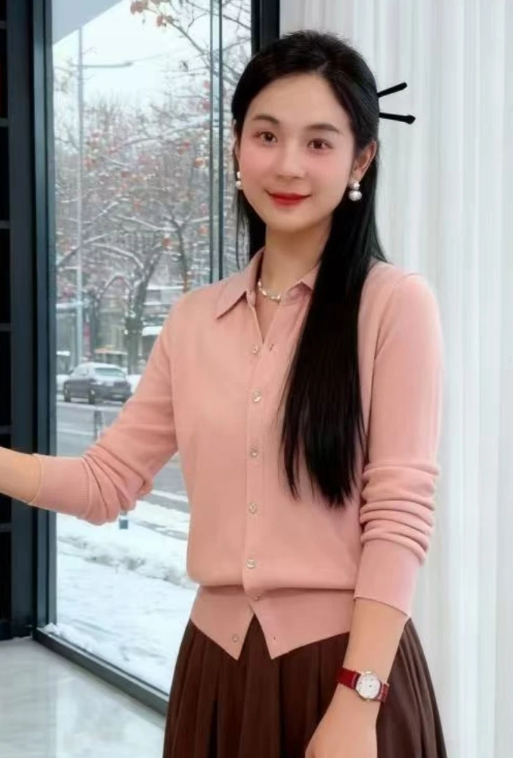 纯色针织衫+丝绒蛋糕裙