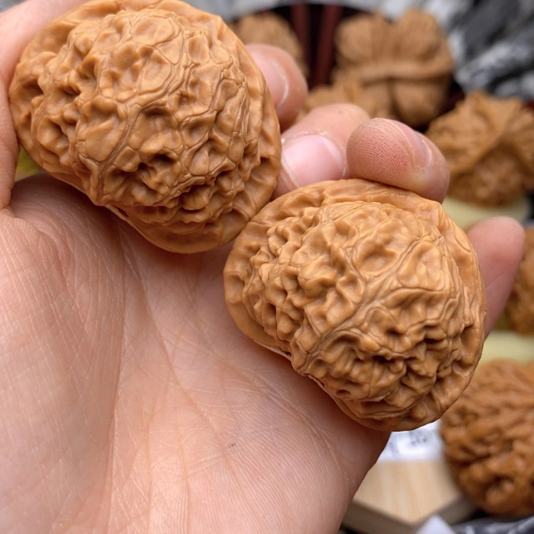 文玩核桃吊坠40灯打底