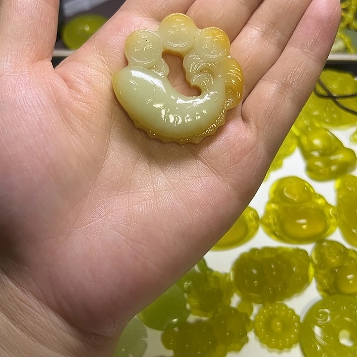 未镶嵌蛇纹石玉颈饰