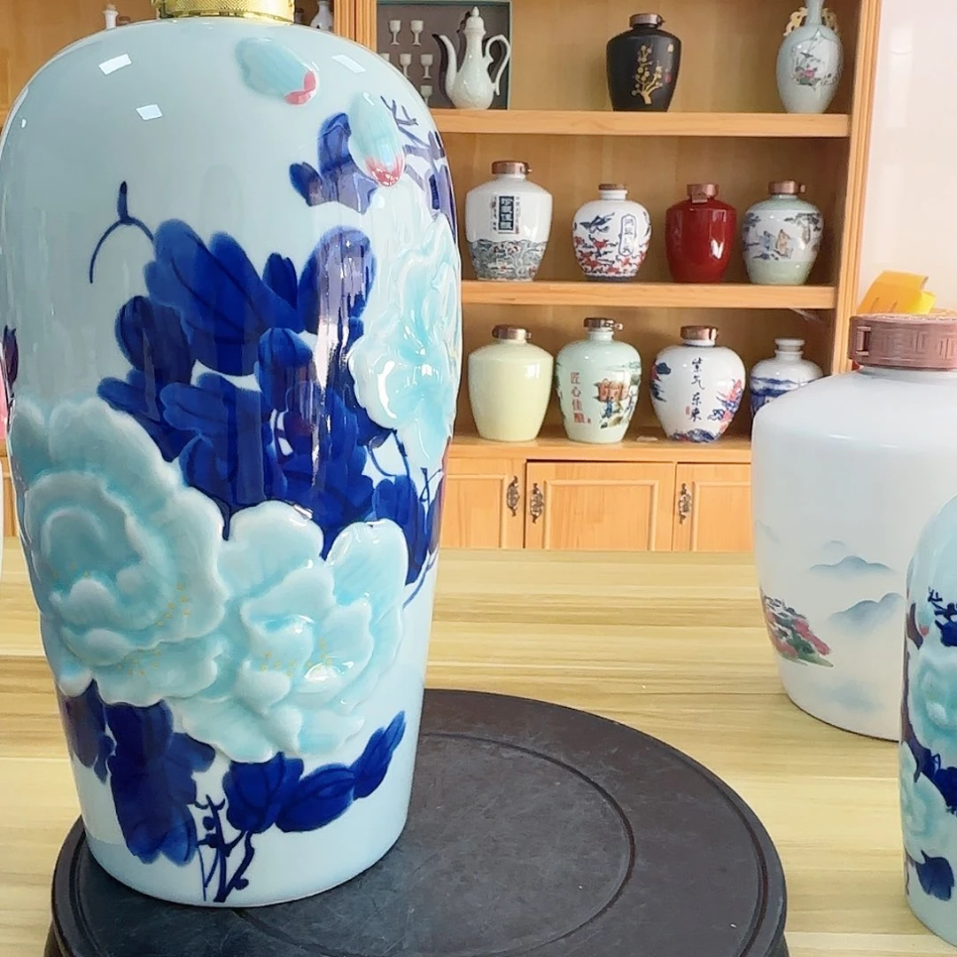 3斤装青花牡丹酒瓶