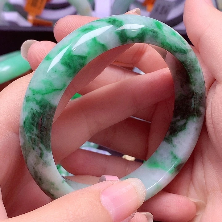 翡翠未镶嵌手镯翡翠手镯