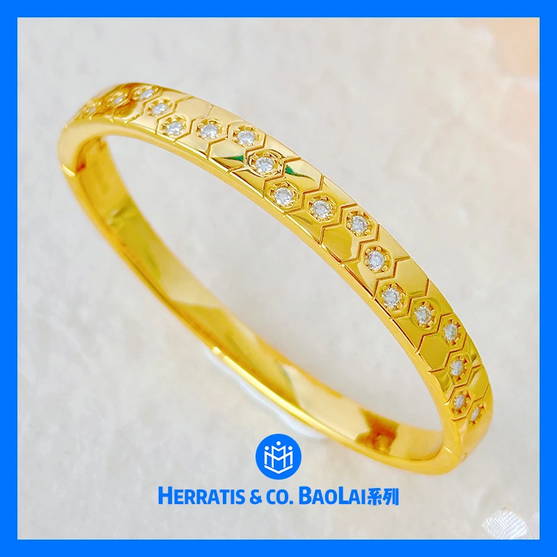 925银莫桑石手镯 潮牌灵动蜂巢十心十箭莫桑钻潮牌卡扣手镯90048