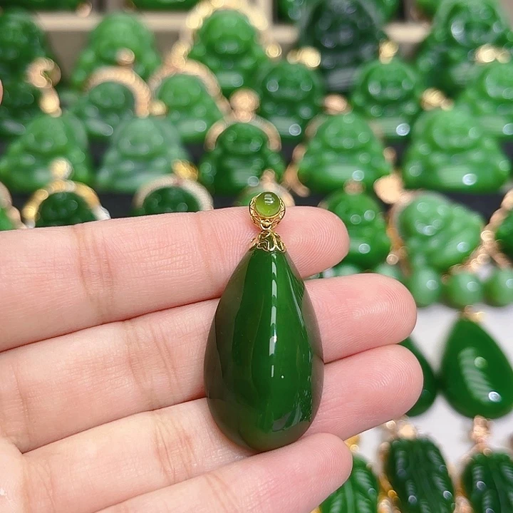 和田玉（碧玉）颈饰18K金镶嵌