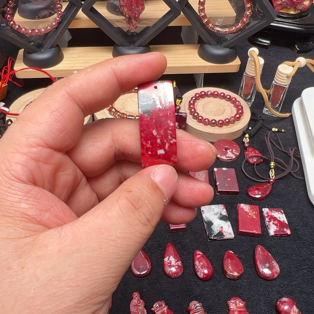 天然辰砂天然原矿无事牌