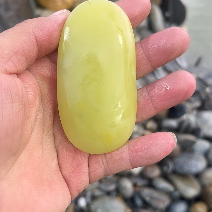 和田玉（糖玉）未镶嵌珠宝奇石