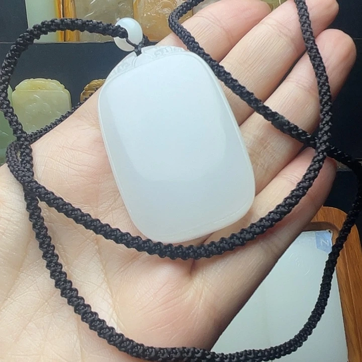 涛***旧新疆昆仑山料牌子