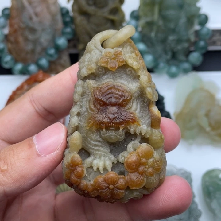 未镶嵌定制翡翠虎牌