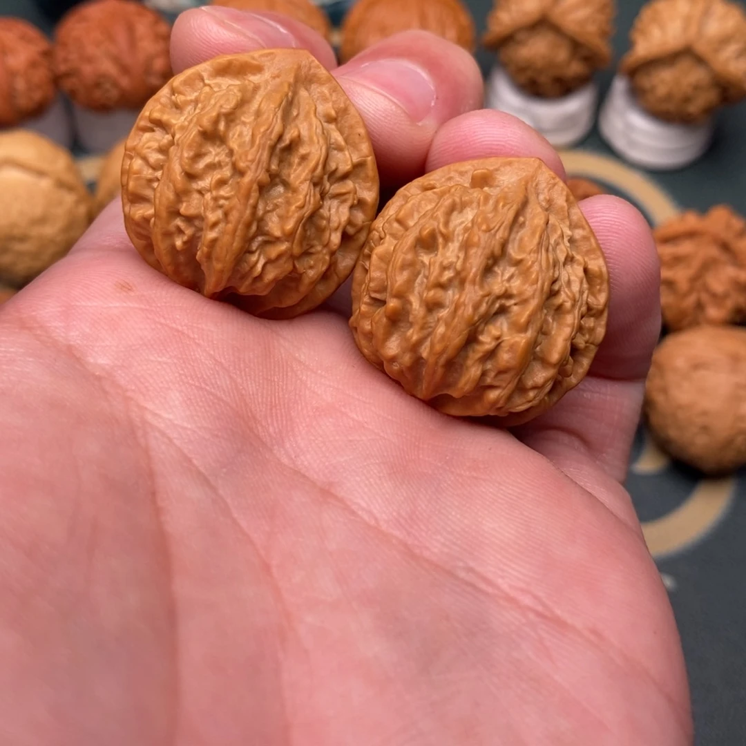 文玩核桃把件九龙筋