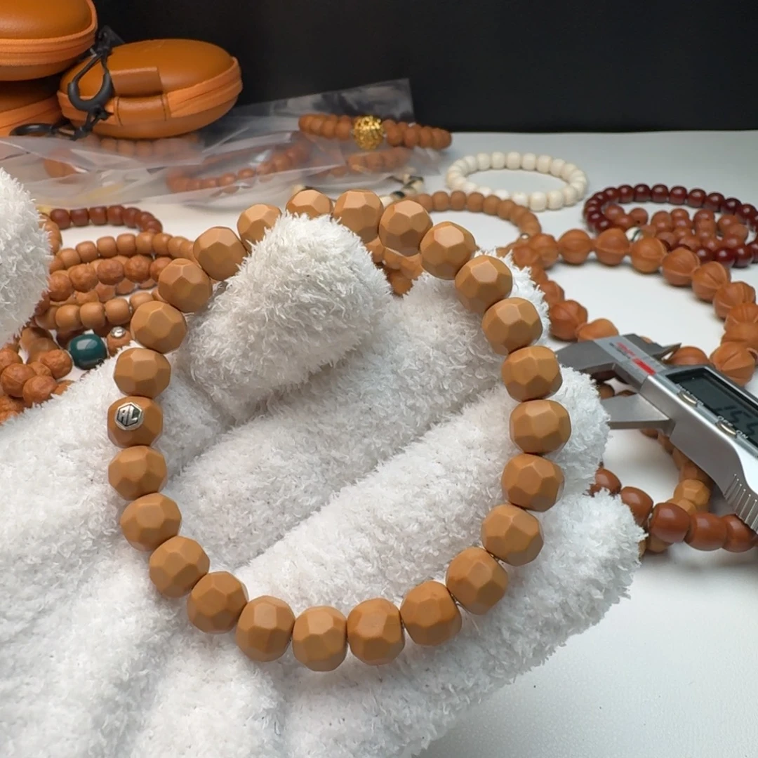 z***7手串猴头核桃  9.4无相