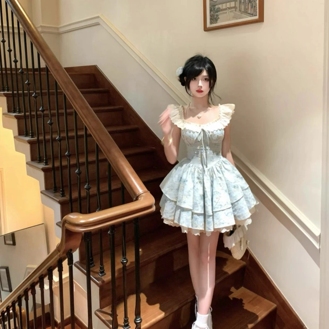 2025夏季新爆款甜美小飞袖法式碎花收腰显瘦公主蓬蓬连衣裙女轻奢