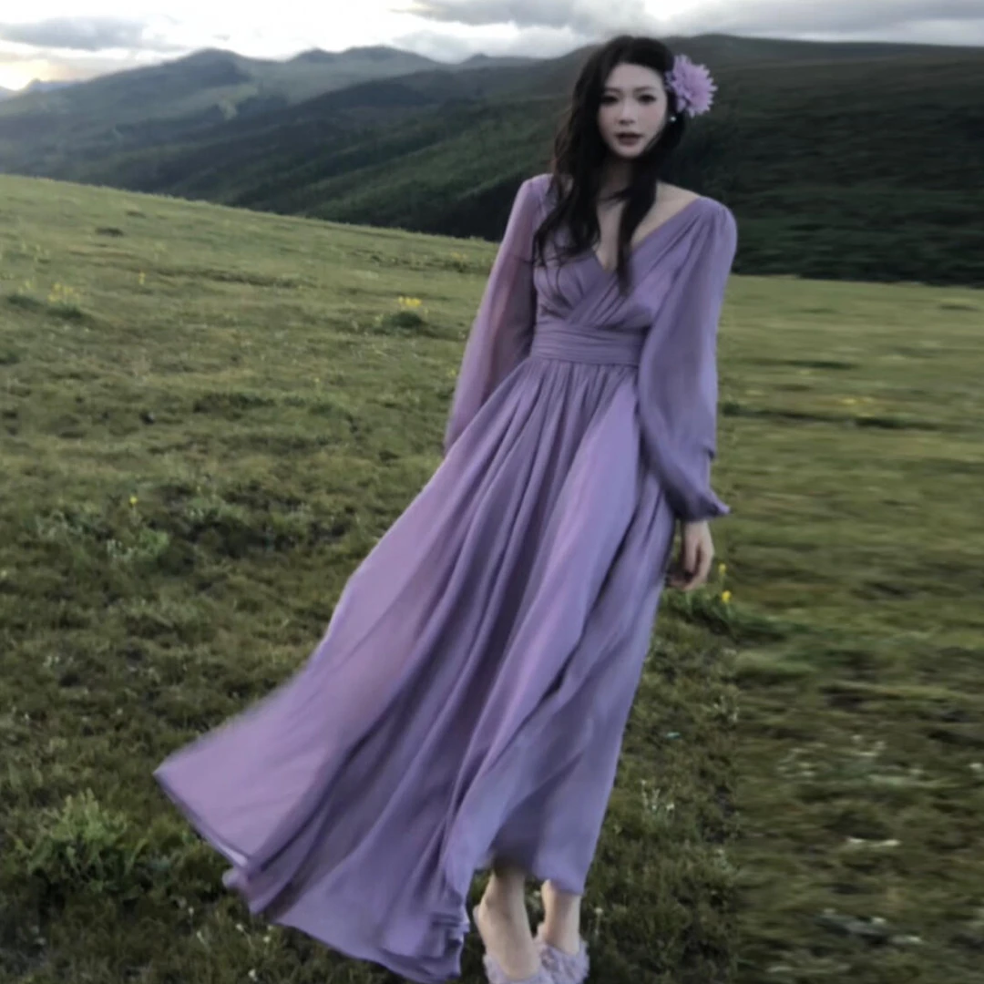 度假风紫色V领长袖连衣裙子女装早秋2025新款法式高级感掐腰长裙