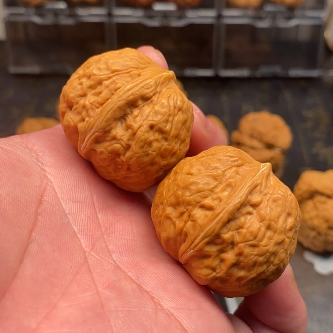 文玩核桃吊坠黄金蟒