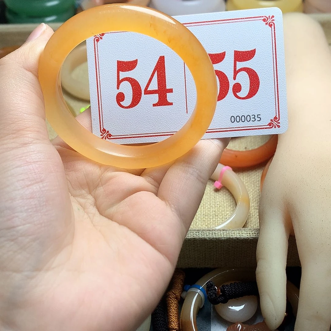 未镶嵌石英质玉（黄龙玉）手镯