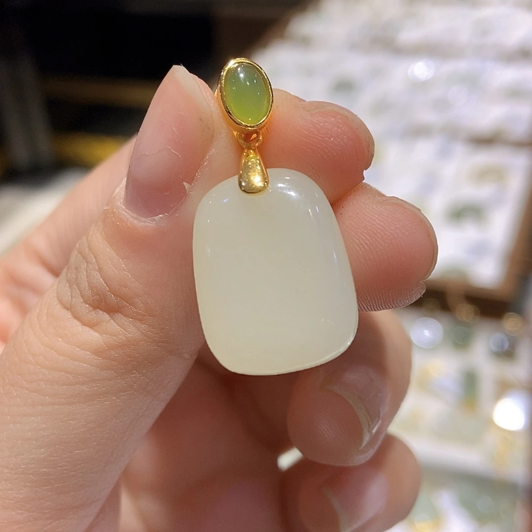 颈饰未镶嵌和田玉木**开