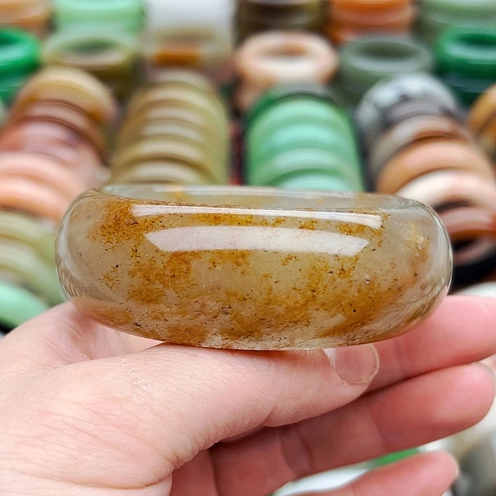 未镶嵌手镯（圆镯）石英质玉