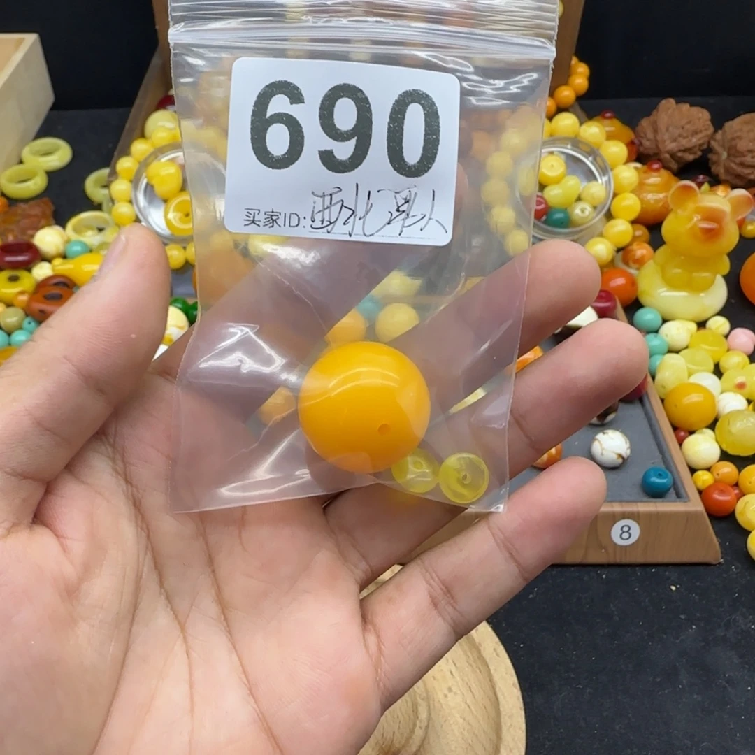 西***人琥珀未镶嵌颈饰25mm