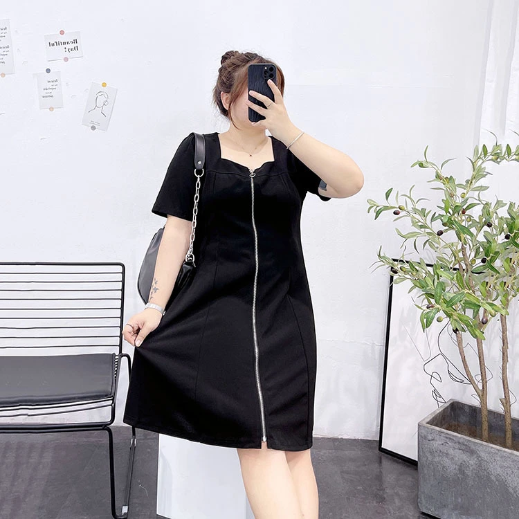 特大码女装2-300斤连衣裙女2025夏季胖MM宽松显瘦方领拉链小黑裙