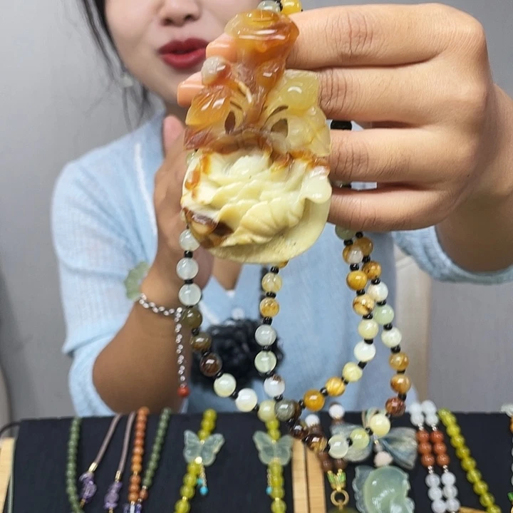 未镶嵌蛇纹石玉颈饰