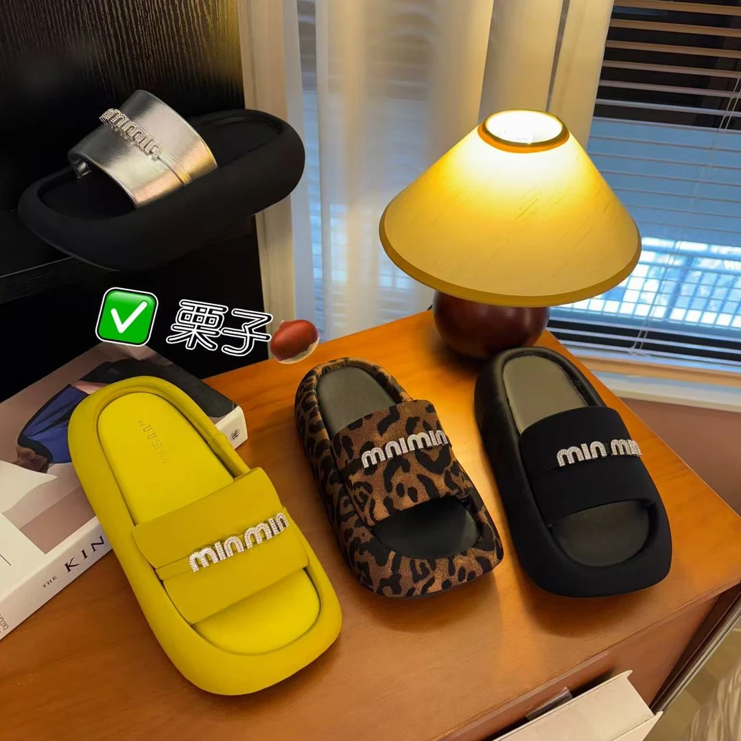 栗子-爆款2025夏季新款小个子外穿拖鞋厚底字母水钻一字拖鞋女