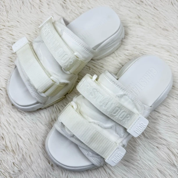 95新 DIOR/迪奥 D-Wander 皮革一字拖鞋 36码 公价6k c0303