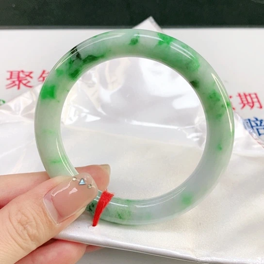 翡翠手镯未镶嵌天然翡翠A货411