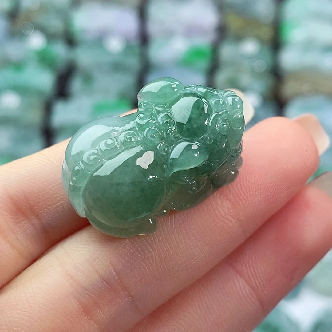 颈饰未镶嵌翡翠天然
