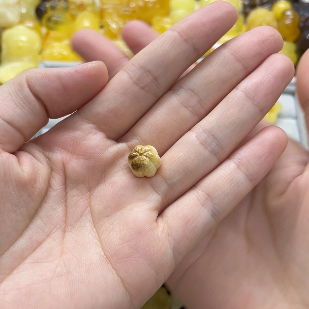 ****琥珀未镶嵌裸石存