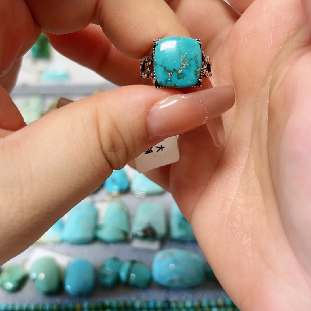 【闪购商品】未镶嵌绿松石珠宝奇石
