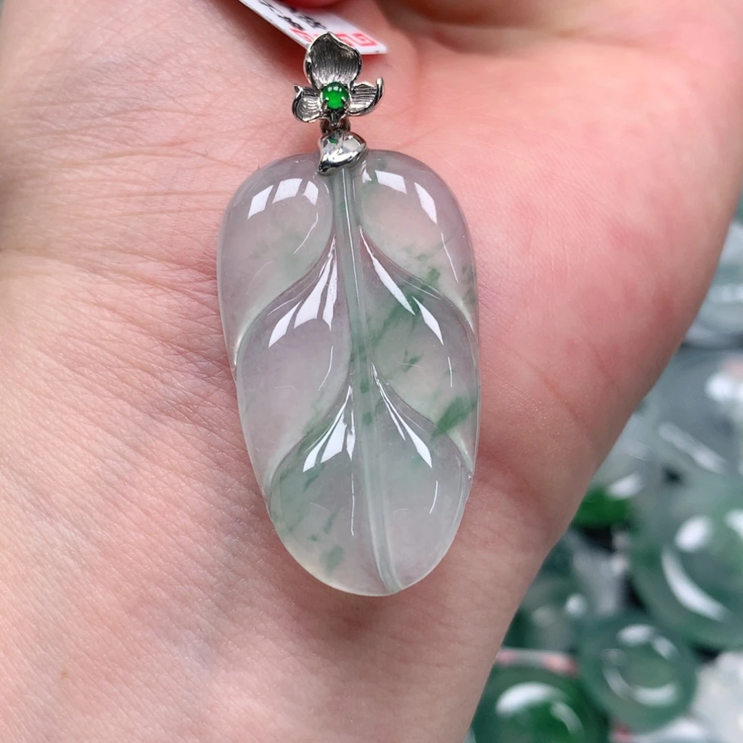 颈饰18K金镶嵌翡翠天然翡翠