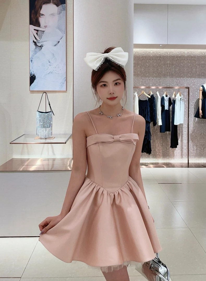 法式蝴蝶结收腰吊带裙2025春季新款轻奢洋气欧若风抹胸蓬蓬公主裙