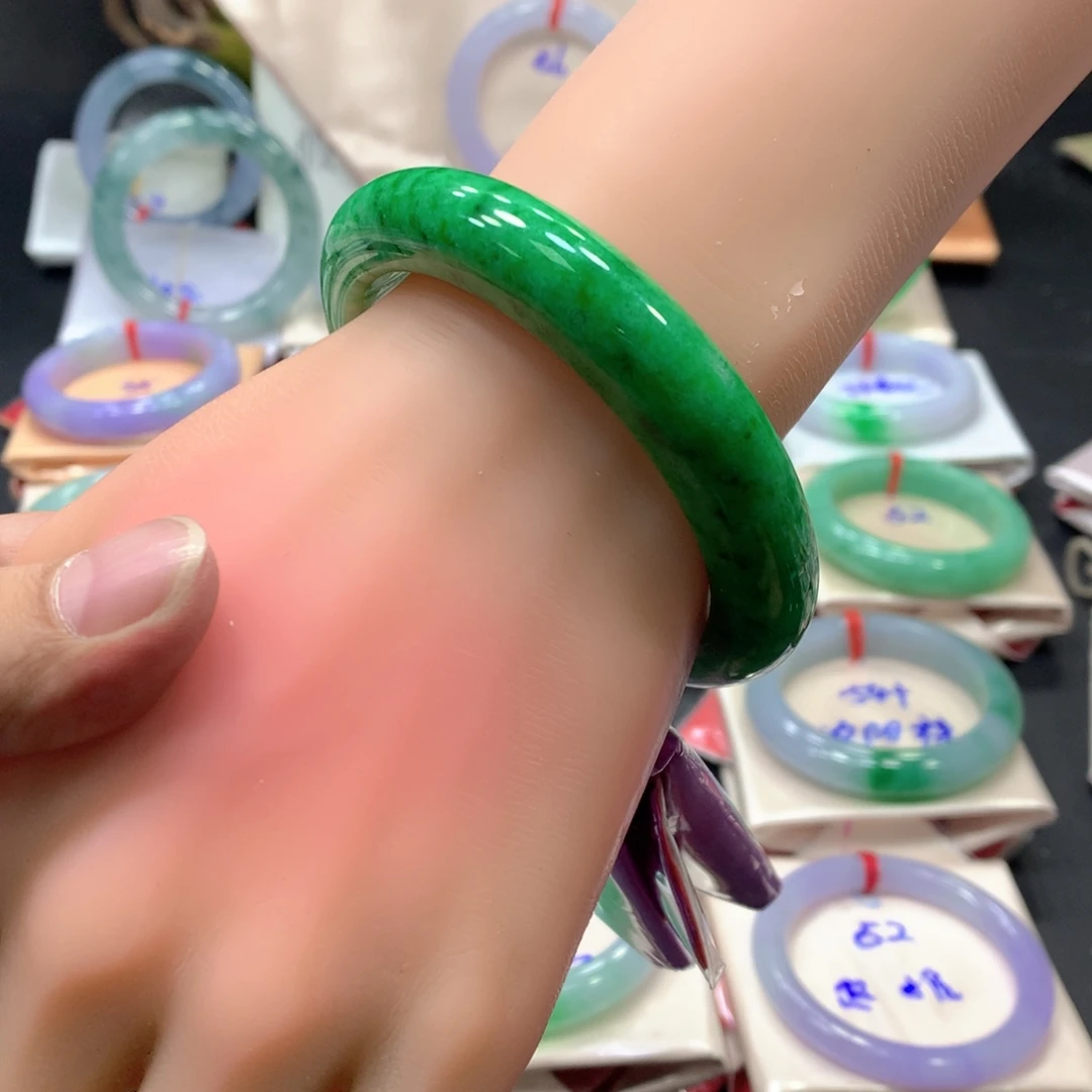 翡翠未镶嵌手镯翡翠