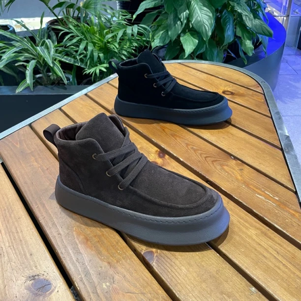 2025秋冬保暖高帮板鞋工装靴素面马丁靴中筒圆头青年通用系带男鞋