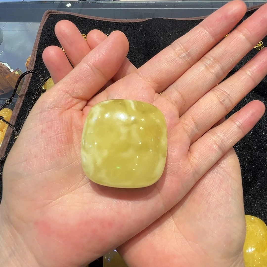 琥珀未镶嵌颈饰方扣