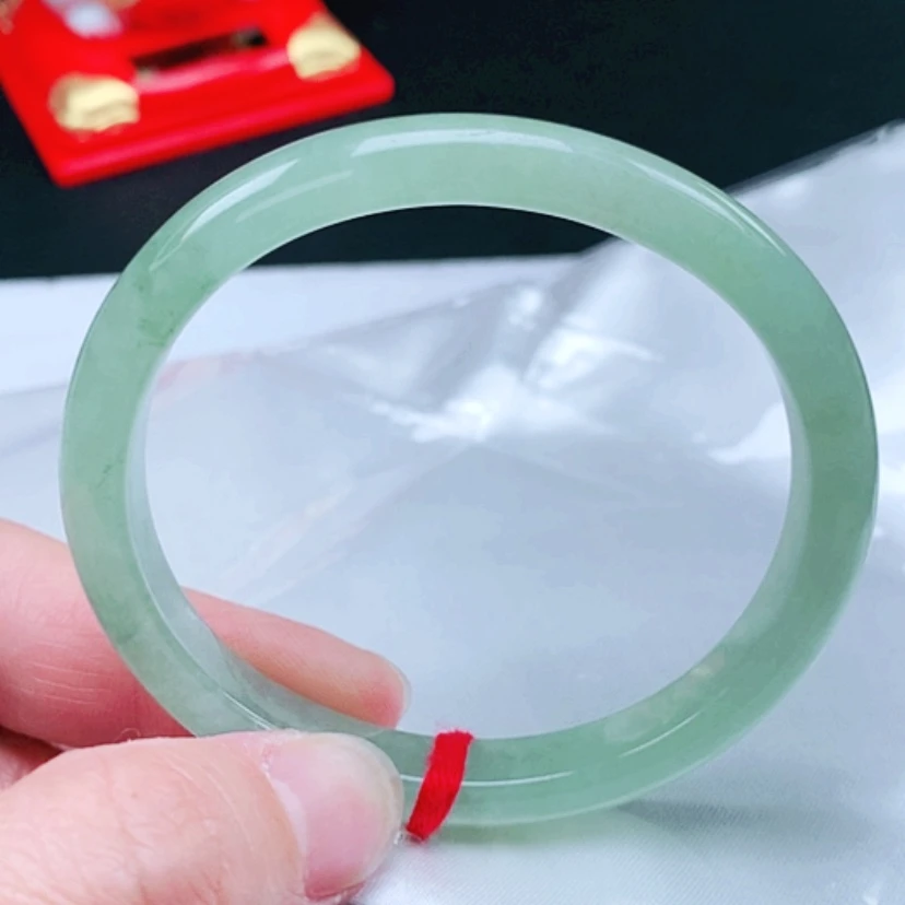 【闪购商品】翡翠手镯未镶嵌59贵妃镯