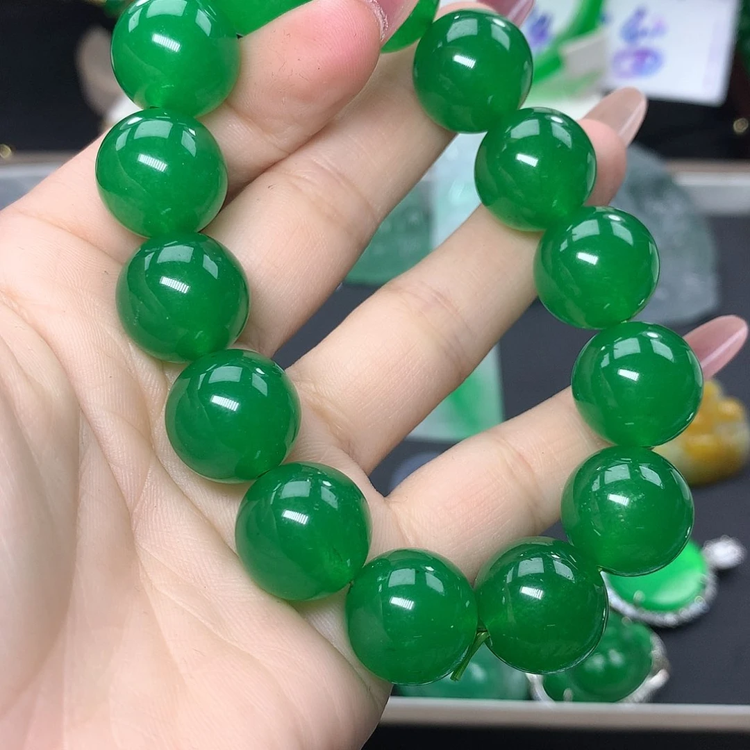 翡翠吊坠(赠链)未镶嵌