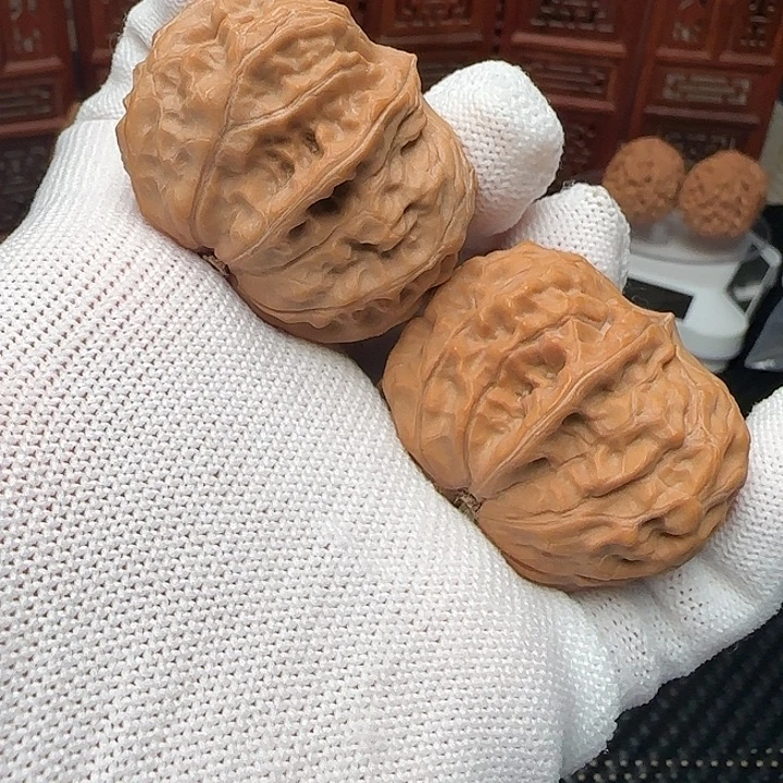 文玩核桃吊坠全品黄松玉鹰钩异形福利