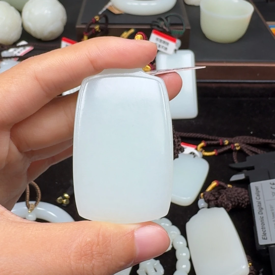 【闪购商品】和田玉未镶嵌挂件山**容