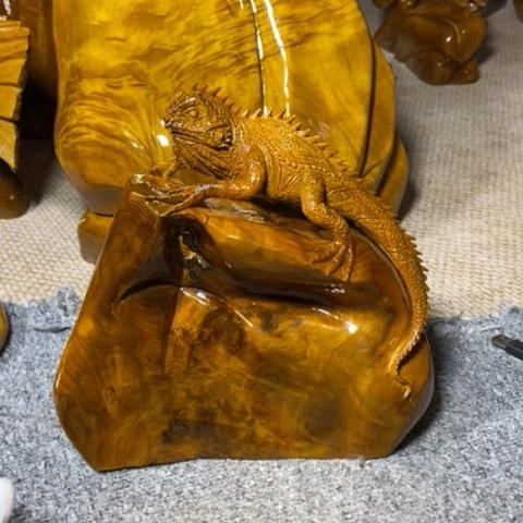 金丝楠蜥蜴摆件家居