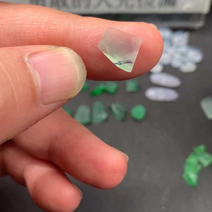 定制翡翠未镶嵌材料定制