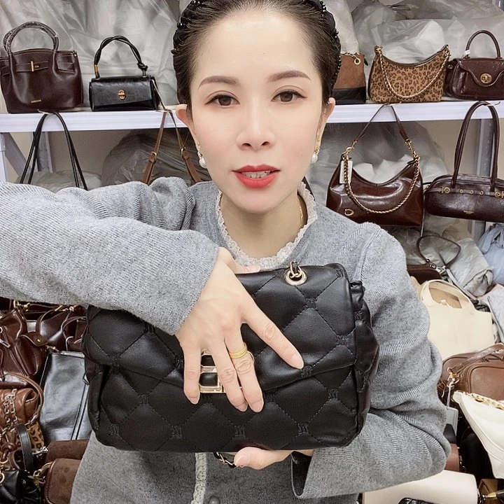 蚕丝小牛剖层皮革PU