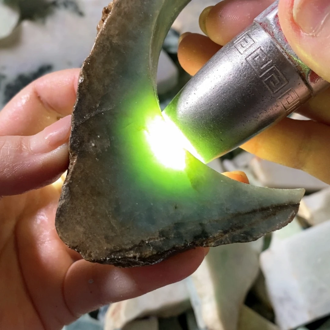 颈饰未镶嵌翡翠天然翡翠