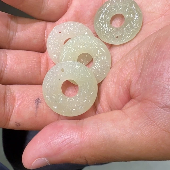 和田玉未镶嵌颈饰拍一发一