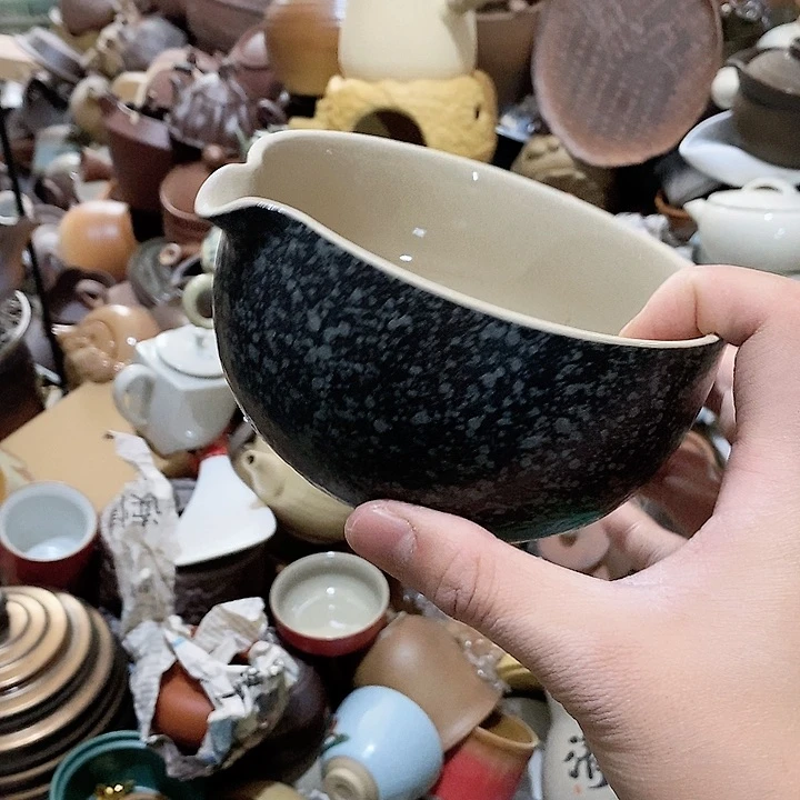 瓷片荷花的一种色彩和颜色一样