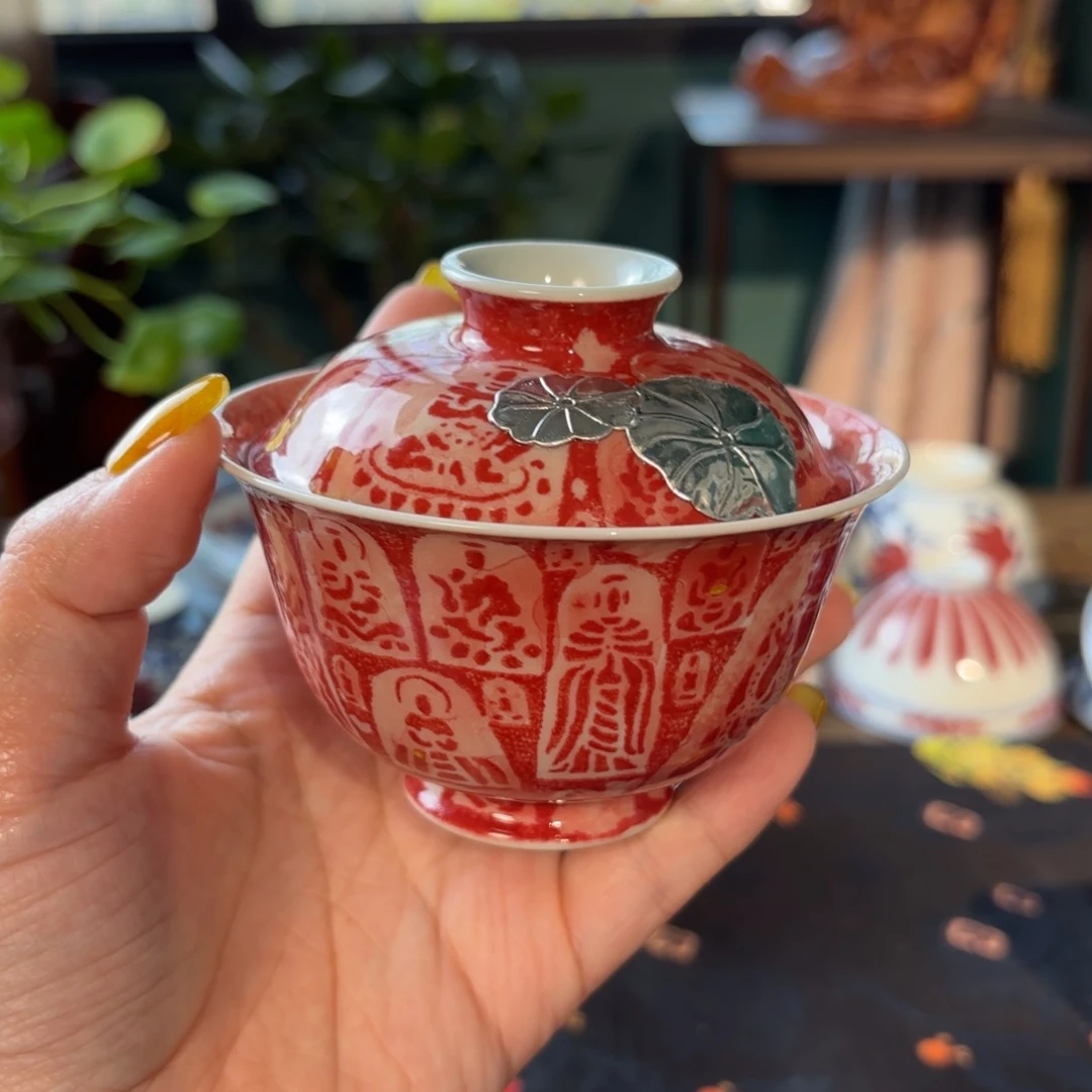 青花手绘轻雨万佛盖碗